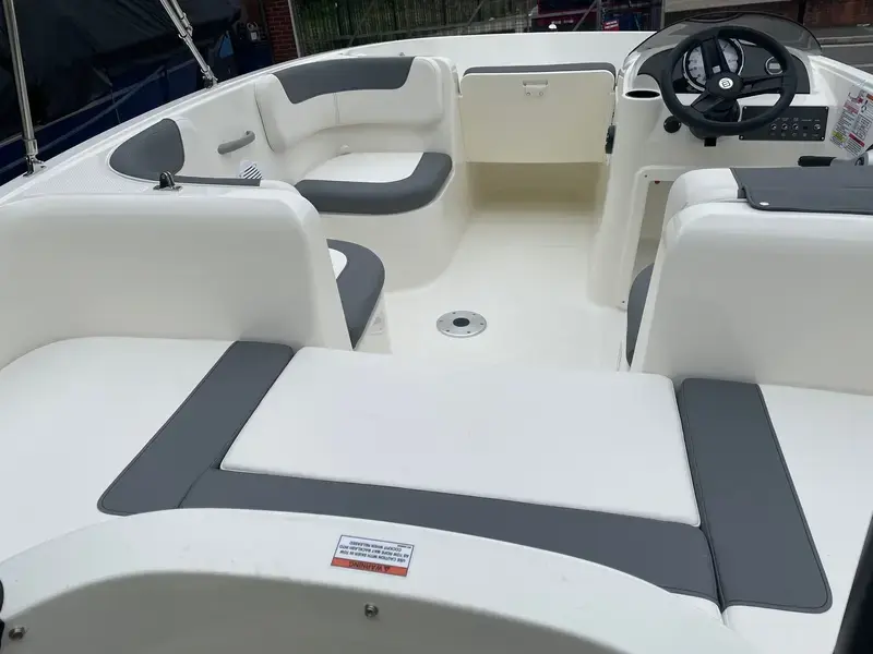Bayliner Element E16 - Image 7