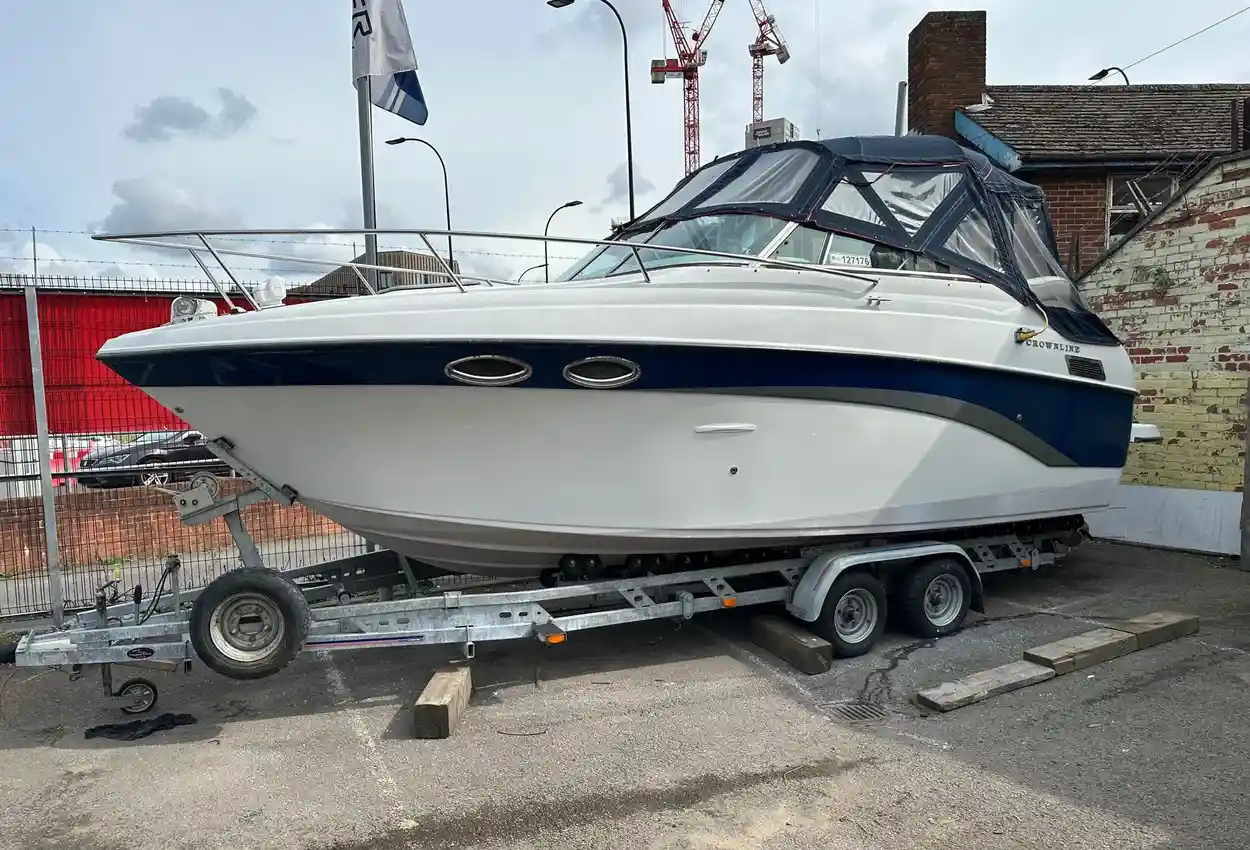 Crownline 242 CR - Image 2