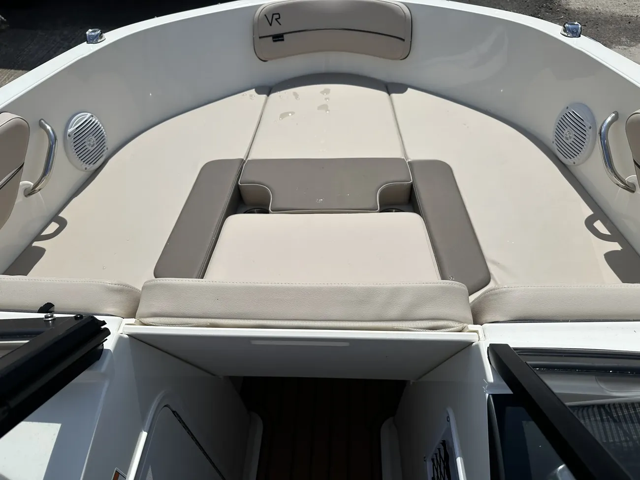 Bayliner VR4 - Image 7