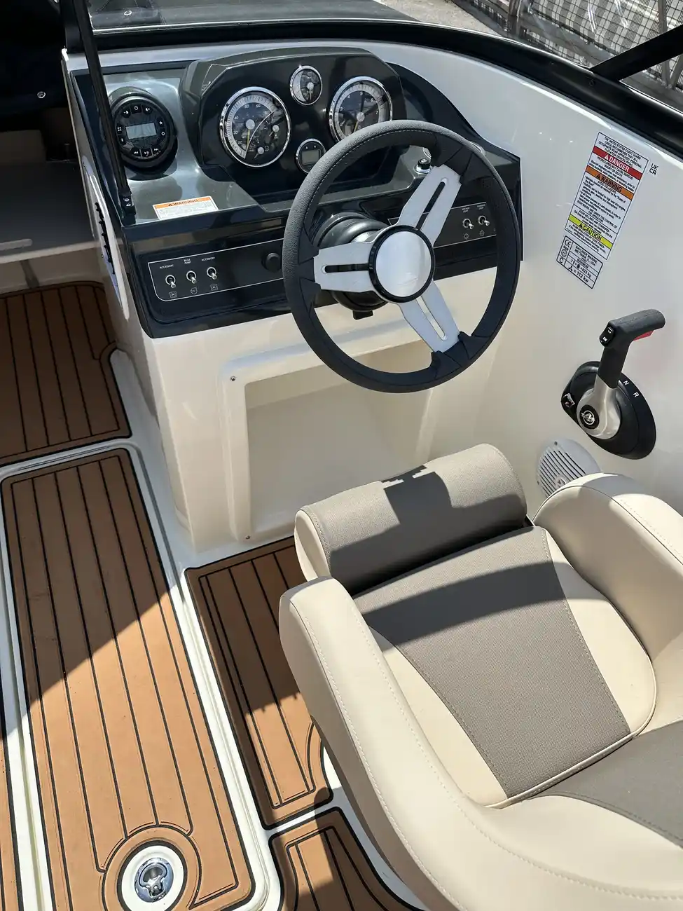 Bayliner VR4 - Image 9