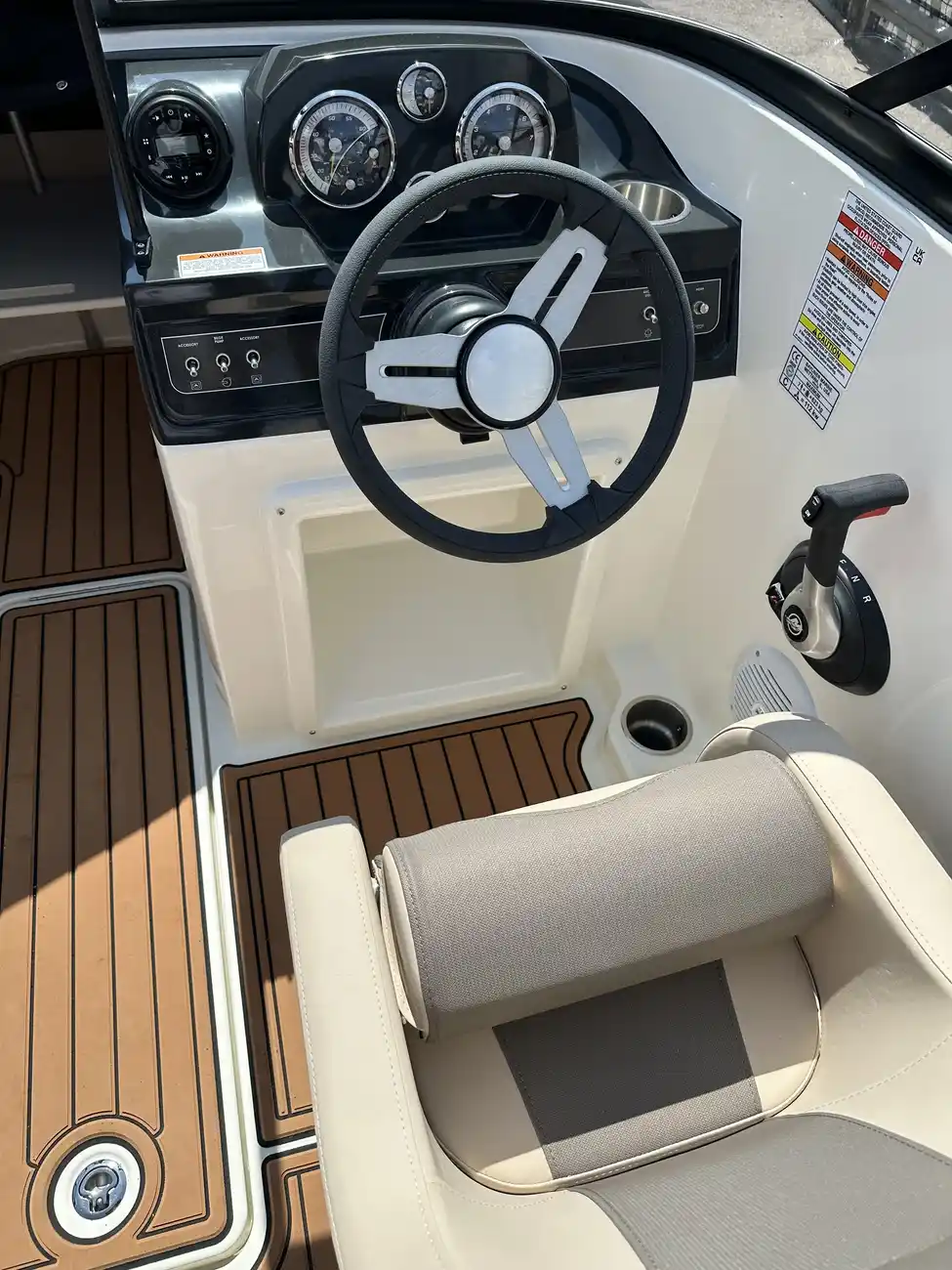 Bayliner VR4 - Image 10
