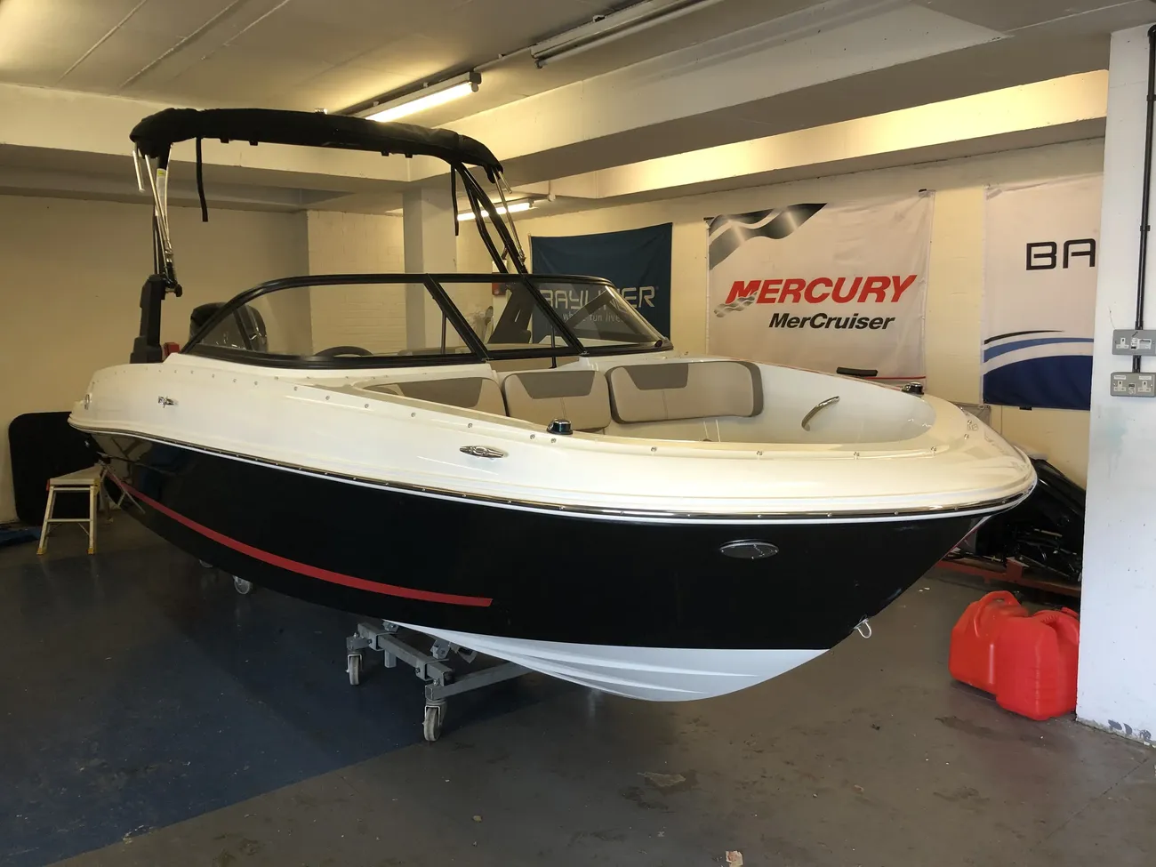 Bayliner VR4 Outboard - Image 5